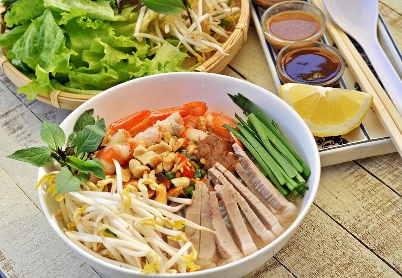 Đừng bỏ qua đặc sản bún gỏi dà khi đến với Sóc Trăng